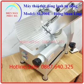 Máy Thái Thịt Đông Lạnh Tự Động 300E - Ảnh chi tiết bộ phận chỉnh độ dày lát thái. Máy có thể chỉnh được độ dày từ 1-15mm phù hợp với nhiều món ăn.