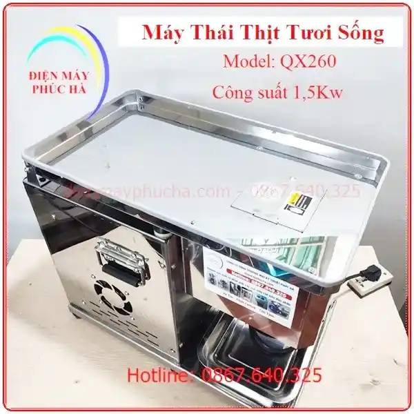 Máy Thái Thịt Tươi Sống QX260 – Ảnh chi tiết cấu tạo khay nạp, chất liệu inox bền đẹp, cửa nạp lớn cho năng suất cao.