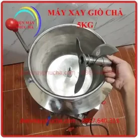 Máy Xay Giò Chả 5Kg 3,5Kw 220V inox 304 nồi đúc – góc chụp 5, cấu tạo chi tiết dao xay: cánh 3 lưỡi sắc bén, chất liệu dao và trục dao là inox 304