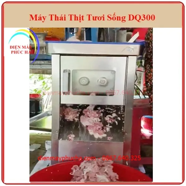 Máy Thái Thịt Tươi Sống DQ300 - Ảnh thực tế sử dụng, máy đang vận hành thái thịt, máy thái nhanh, lát thái điều đẹp, năng suất cao.