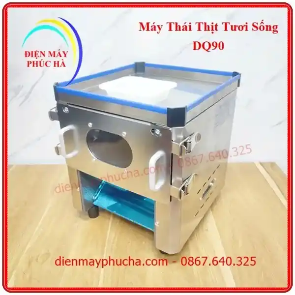 Máy Thái Thịt Tươi Sống DQ90 - Ảnh chất liệu inox, chụp máy nghiêng, chất liệu inox bền đẹp, máy gọn nhẹ, dễ di chuyển.