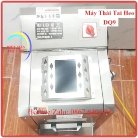Máy Thái Tai Heo DQ9 - Ảnh phía trên của máy với cửa nạp thịt rộng có bộ phận bảo vệ an toàn khi sử dụng.