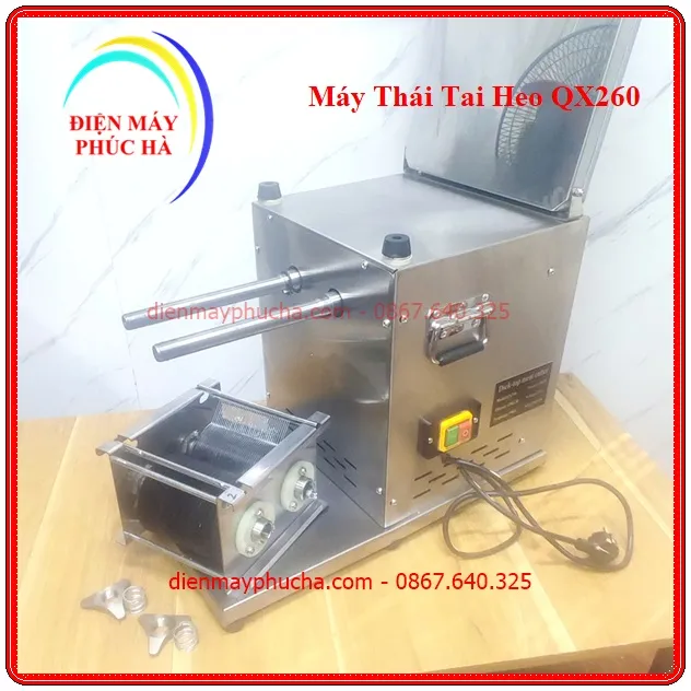 Máy Thái Tai Heo QX260 - Ảnh chụp cận cảnh bộ dao được tháo dời ra dễ dàng để vệ sinh.