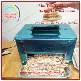 Máy Thái Tai Heo Làm Giò Xào SS80 Độ Dày Lát Thái 3,5mm - Ảnh thực tế máy đang thái tai heo với độ dày đều đẹp.
