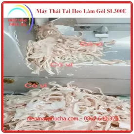 Máy Thái Tai Heo Siêu Mỏng Tự Động SL300E Để Làm Nộm, Gỏi, Tré - Ảnh thực tế sử dụng, máy đang thái tai heo tại nhà khách hàng.